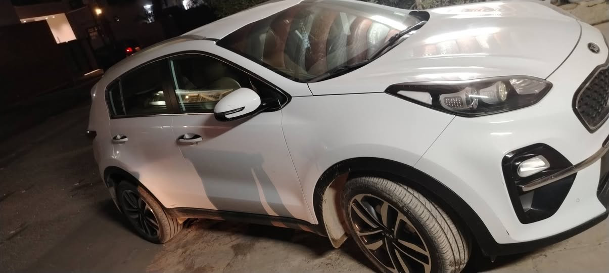 السلام عليكم
سبورتج ٢٠٢٠ 

سبورتج 2020 

للبيع مكفوله كفاله عامه من الحادث والتبديل والصبغ

رصعتين فقط الاولى بالباب الثانيه الي بصف السايق والثانيه بالجنطه 

ورقمها شبه مميز

ماشيه (67126km)

مكاني حله 

اي استفسار او تواصل خاص
