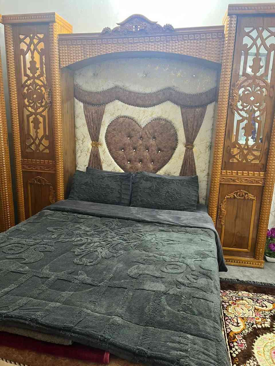 غرفه نوم نضافه فول مستخدمه 6اشهر السعر
مليونين وستميه بيها مجال شي غليل المكان جنوب الموصل ناحيه القياره قريت ازهليله ***********
