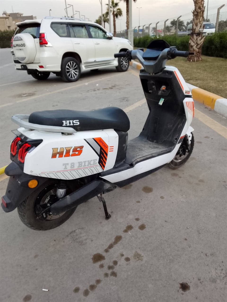 سلام عليكم.
.للبيع دراجة شحن نوع His 
6بطاريات
4نمر سرعة
سرعتهة حقيقي 80
لون ابيض
نضام بلوتوث سماعات سستم 
لايت عالي ناصي 
إشارة يمين ويسار
دبل إشارة 
بيهة نضام البك يعني للخلف R
شاحنة مالتهة الأصلية 
دراجة مكفولة من اي عطل ولا داخلة تصليح 
مكاني بغداد الغزالية شارع اسواق الزاوية 
هذا رقمي وبي واتساب ***********
