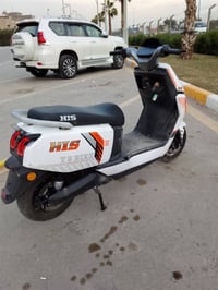 للبيع دراجة شحن نوع His  6بطاريات 4نمر سرعة سرعتهة حقيقي 80 لون ابيض ن...