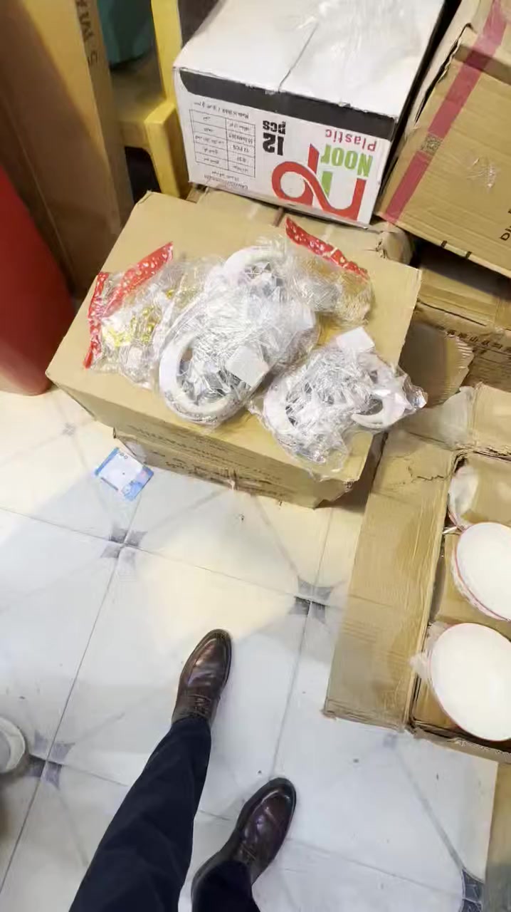 # العنوان 
شطره شارع الكص مقابل مجمع حيدر العوادي


**إذا كنت صاحب هذا الإعلان وتريد حذفه لأي سبب، رجاءا أرسل رسالة إلى الدعم الفني**