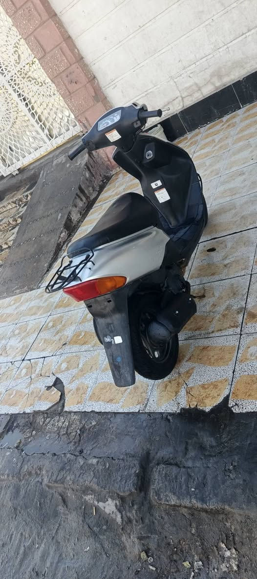 سلام عليكم دراجه ساسوكي للبيع ادراجه كله شغاله دراجه مفتوحه مره وحده فقط اوراق بسمي رايده ٤٠٠ وبيهه مجال رقم ***********واتساب

