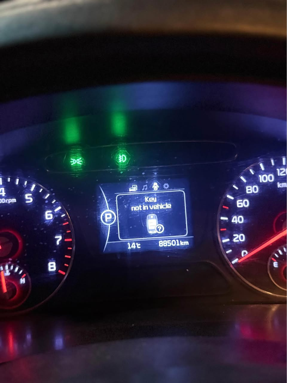 السلام عليكم ورحمة الله وبركاته 
كيا سورنتو موديل 2018 خليجي كفالة عامة ما عدا كارت في الداير الخلفي فقط السيارة تعتبر كفالة عامة السيارة جديدة جداً جداً السيارة فول مواصفات عدا البنرامة 
حجم المكينة 6  سلندر كفاله عامة 
كير 8  نمر ايضاً كفالة 
السيارة جديدة جداً من حدادية 
وتايرات تم استبدالهن اليوم ويوجد لدي وصل بهن شرط اصليات مالات كوري سعر التخم صار علي 500$
السيارة رقم بصرة بأسمي حصراً 
السيارة مالت بيت ومامتعوبة نظيفة جداً الحمدلله 
ماخذينها زيرو وهسة حالياً ماشيةkm 85 وقابل للزيادة
مواصفات السيارة 
بصمات ابواب 
بصمة تشغيل
بصمة باب الصندوق 
صندوق كهرباء مع شفط
لدي امامي
لد خلفي 
كشافات ضباب امامي 
كشافات ضبابي خلفي
حجم المكينة 6 سلندر المرغوبة
بردات تضليل خلفية بلادية 
عدد المقاعد 7 راكب 
كامرة خلفية
حساس امامي 
حساس خلفي 
مساعد ركن السيارة 
تحديد مسار السيارة 
ستيرن كهرباء 
تحكم ستيرن  جهتين
شفتات سرعة 
نظام ايكو 
نظام سبورت 
نظام نورمال 
تبريد 3 قطع  ثلج الحمدلله 
بعد بيها هواي مواصفات 
مكان السيارة البصرة ياسين خريبط
رقم الهاتف ***********
السعر 232 بيها مجال حك الجية ورجاءاً لحد يكسر بسعرها السيارة مالت بيت ومامتعوبة ماخذها زيرو. واسف على الاطالة 
الله يرزق الي ياخذها البصرة, العراق
