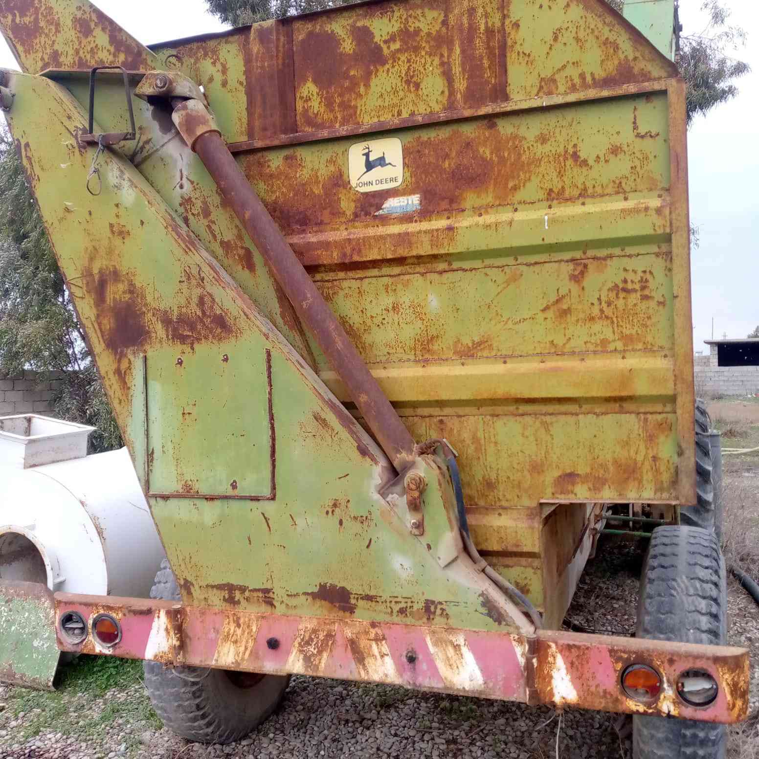 حاصده جوندير للبيع مع طبله ومحرك
السعر 55ورقه


**إذا كنت صاحب هذا الإعلان وتريد حذفه لأي سبب، رجاءا أرسل رسالة إلى الدعم الفني**