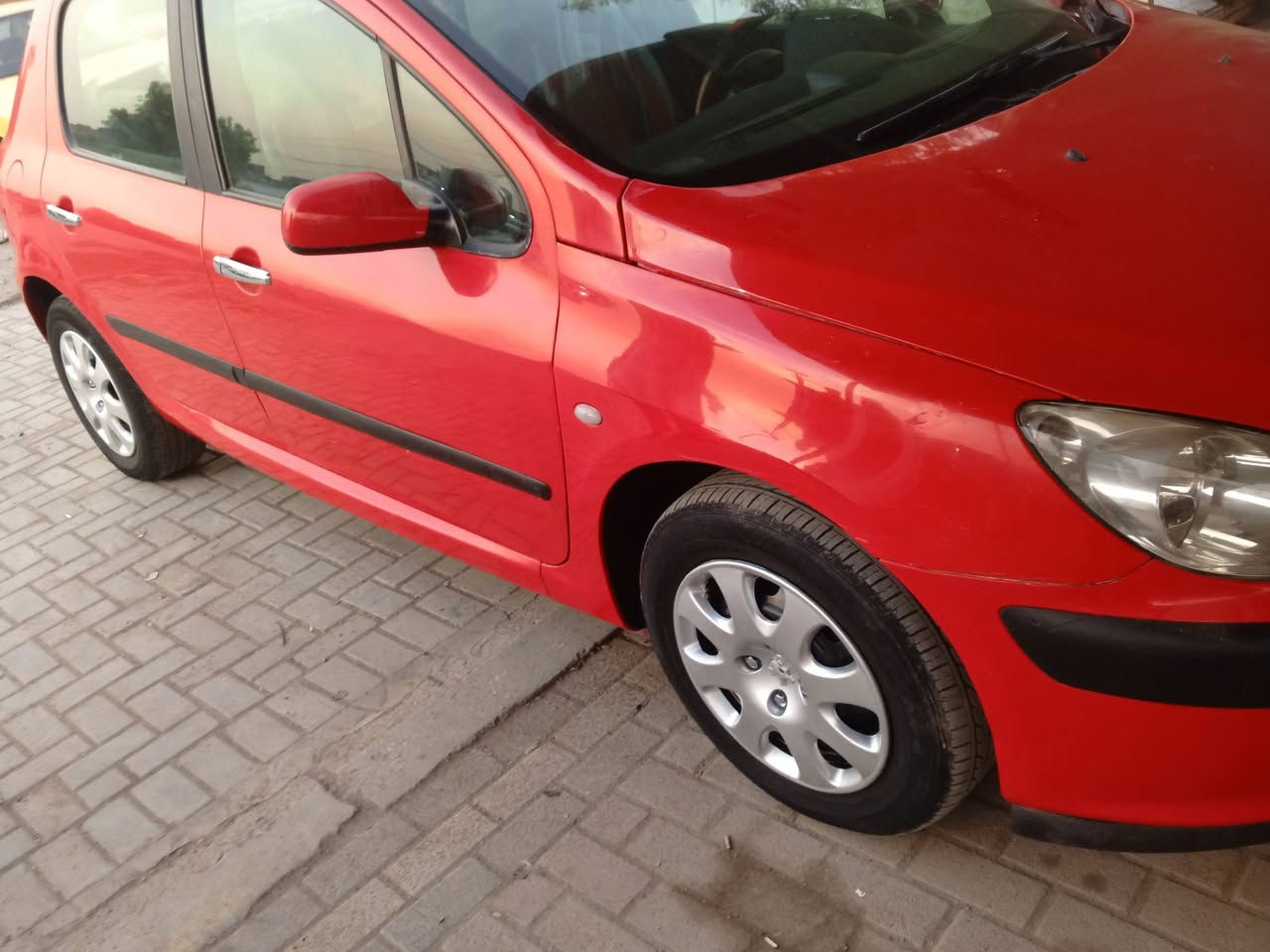 السلام عليكم بيجو 2005 بيه مكانات صبغ مكفولة من الظربه كير مكينه صدر تخم تاير  كهربائيات دواخل بلاد تبريد ثلج ثلاجه شغاله السعر 58 بيه مجال حك ***********
