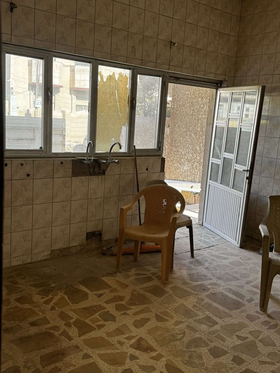 🏠 🏠 بيت للايجار 🏠 🏠 

👇الموقع
🏗️🏗️ام الخيل خلف جامع براهيم الخليل مجاور عيادات أونست الطبيه   

المساحة//٣٠٠

يحتوي على👇
استقبال➕صالة➕غرفتين ➕مجاميع صحية 

للاستفسار الاتصال على 
الارقام الضاهرة واتساب ☎️☎️

***********
***********

او مراجعة مكتب محمد الغانمي سايدين الجمهوري مقابل نادي الاتفاق الرياضي
