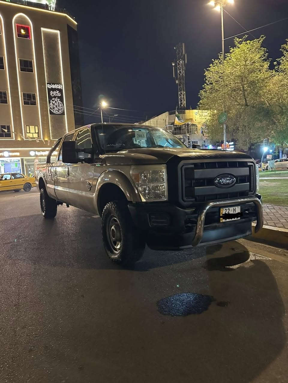 فورد موديل 2012 
محرك 10 سلندر بانزين 
بيها منضومه غاز 120 لتر تمشيك 400 كيلو 
سياره بيها بس البدي صبغ البيبان والجاملوغات والبنيد والقماره مابيهن قطره صبغ 
مكان السياره اربيل 
سعر 130 وبيها مجال 
وسياره بسمي وكاله تحويل حاضر اني 
***********
