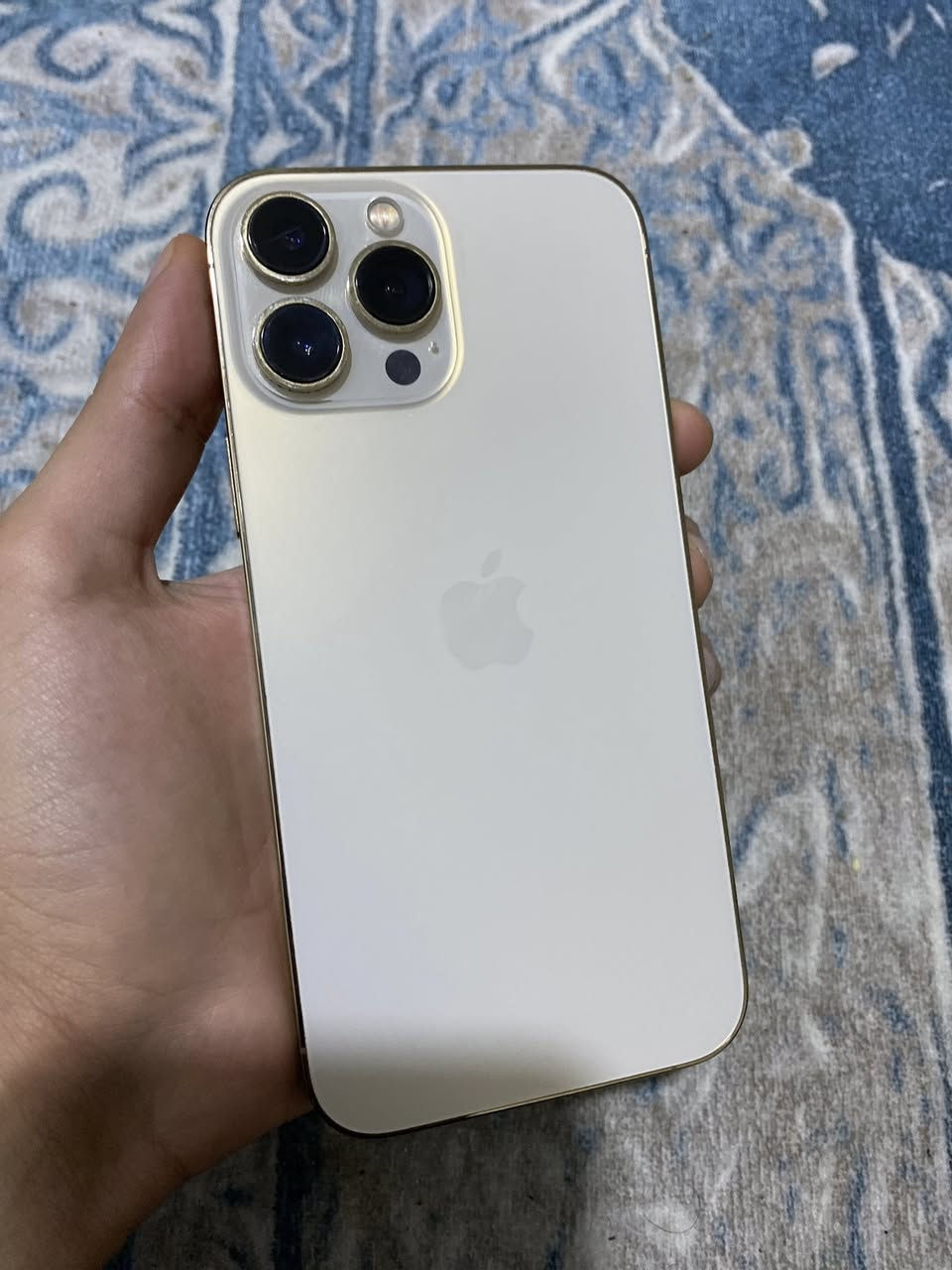 جهاز ايفون 13 برو ماكس امريكي لون ذهبي
ذاكره : 512g / والبطارية: 85 ‎%‎
الجهاز مكفول من كلشي من ناحيه الفتح فقط اكو شخوط خفيفه بالشاشه تروح بالجلي او مجرد ماتخلي لاصق شاشه راح تضيع جهاز مال جناي تاخذه وتدعيلي مو مال واحد يبيع ويشتري  
السعر: 650.000 الف وبي مجال بسيط 
المكان : كربلاء على شارع امن الداخلي 
الرقم: ***********
