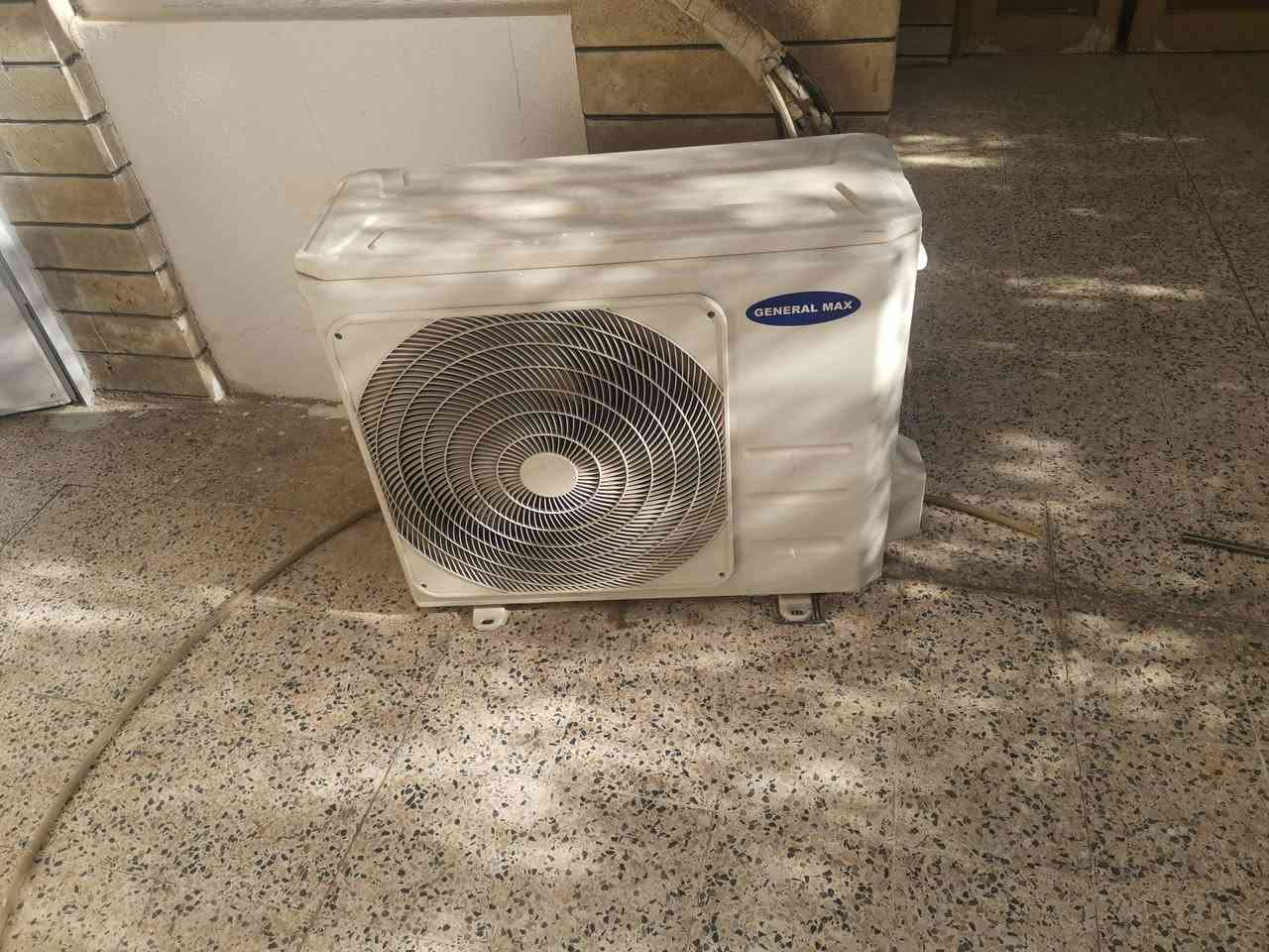 السلام عليكم عندي ٣ سبالت للبيع مال بيت ت
الجنرال بس منقص غاز جديد ٣٠٠الف والكنكورد ب ٢٧٥ ماناقصوشي طنين وسدس والبيكو طن ونص ب ٢٠٠الف تفاصيل اكثر اتصل ***********
