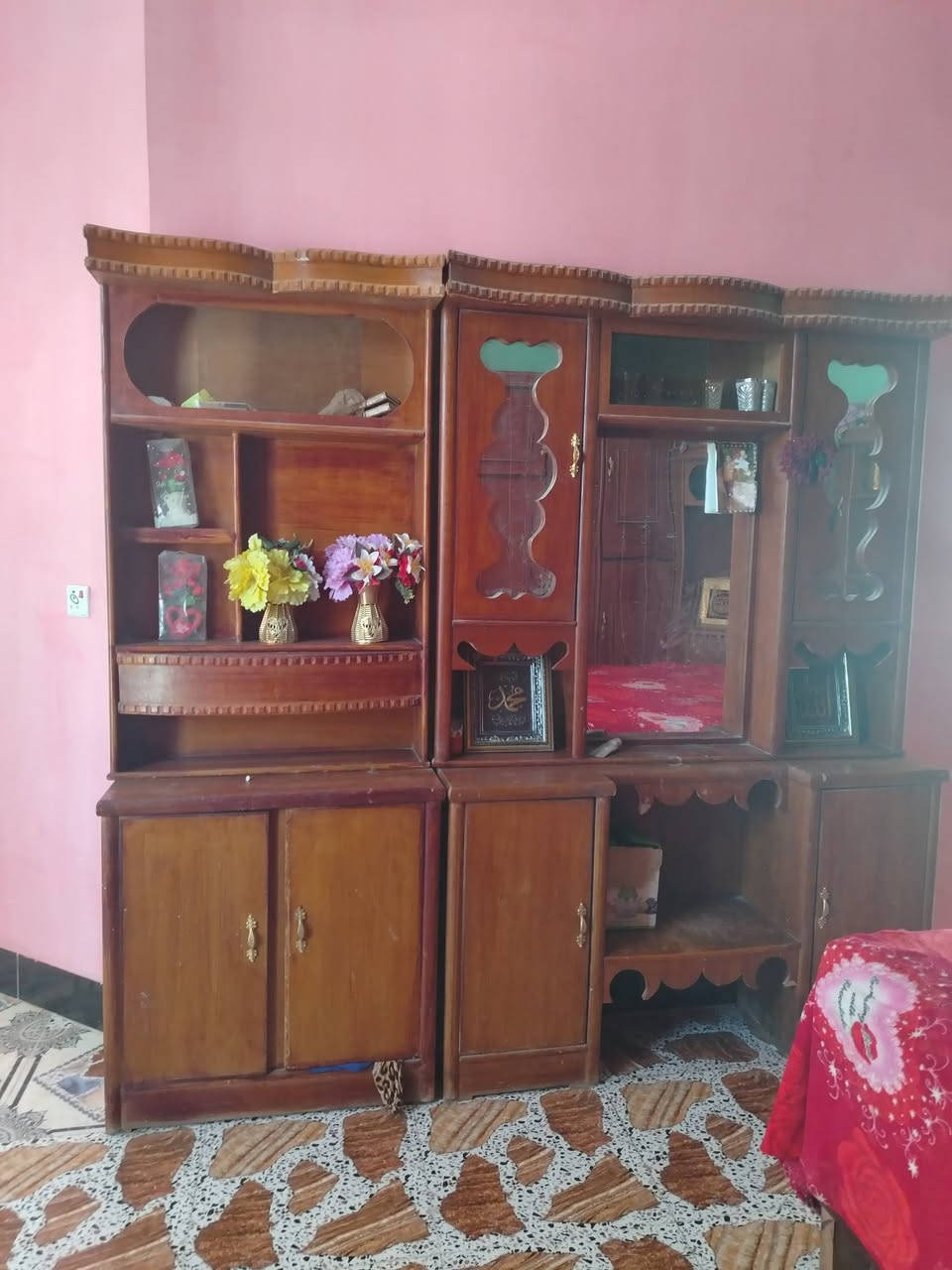 غرفه للبيع مستخدمه السعر 800وبيها مجال
***********

