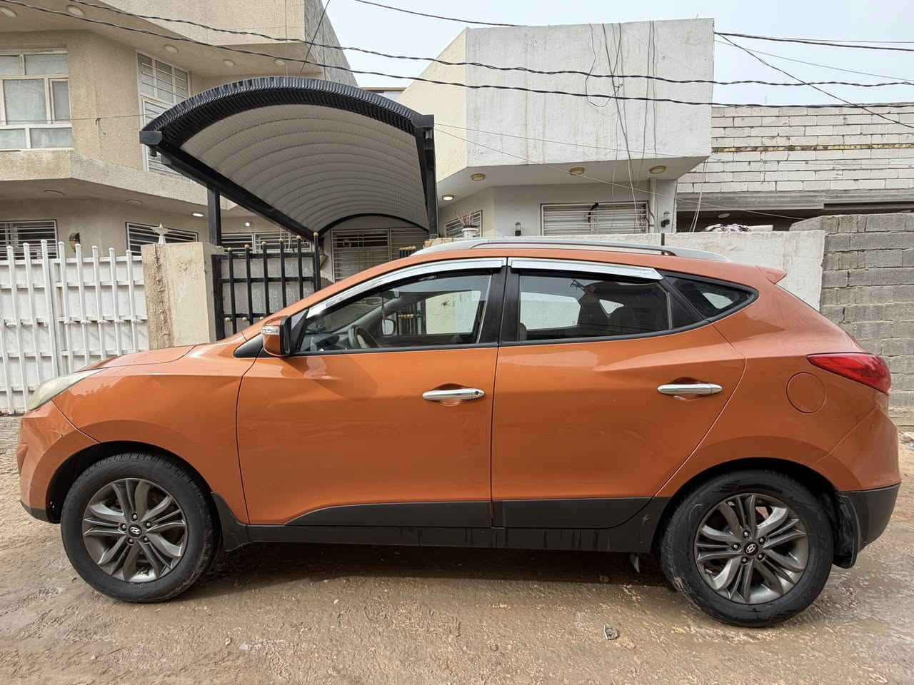 سياره توكسان للبيع موديل 2014 خليجي مكفوله بيها بس جاملغ عكس السايق مبدل  نفس اللون بدون صبغ السونار موجود 
رقم بغداد دولي بإسمي تحويل ثاني مكاني بابل 
للاستفسار اكثر الاتصال ع الرقم ***********
***********
