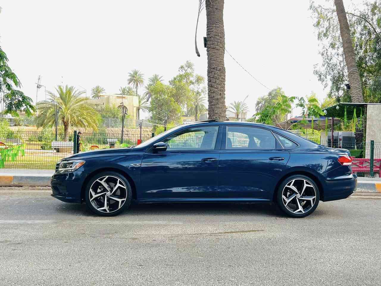 VOLKSWAGEN PASSAT  R-line  2022 بيع  
او مراوس
فول مواصفات 1/1
فولكس واگـن باسات ار لاين
 رقم بغداد  
ماشية52 الف ميل 
محرك T 2.0 تيربو 
فتحة سقف 
شفتات سرعة 
مثبت سرعة - قيادة ذاتية
نظام المحافظة على المسار
رادار امامي + جانبي + خلفي + كاميرا خلفية 
التوقف ذاتي عند الرجوع
كشنات جلد هيتر بالكشن
كشن السايق فقط كهرباء
تشغيل عن بعد
لايتات داينمك 
شاشة كبيرة + ابل كار بلي مفعلة بيها الخرائط + اندرويد اوتو

حادثها  جاملغ جهه اليمنه وبنيد من فوك 
مكان السيارة: ديالى او بغداد الشراي يتصل ***********
