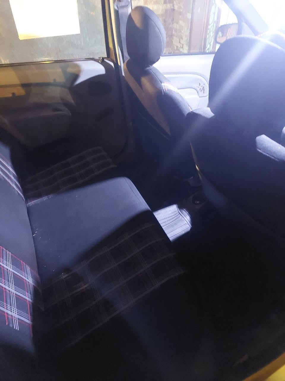 مكلف بالنشر السلام عليكم شلونكم اخوتي عندي رينو لوكان 2014 للبيع جام امامي كهرباء سيارة كير محرك جيد تخم تاير جديد اشاير بالمري عليها غرامات مرورية وسنوية نافذة منتهية والمشتري ياخذ صافي بيها طخه بالجاملغ الامامي ومثلث البنيد صفحة السايق ومسوي الهلالات الخلفية والسيباية اصليه سحارة انطيهت هدية للمشتري نواقص السيارة بسيطه واوجب المشتري بيهن وان شاء الله يكفيه شرها ويأخذ الاحلى منها السعر ٤٨ وبيها مجال والغرامات تنزل من سعرها مكان السيارة الشعب شارع الصحة ***********
