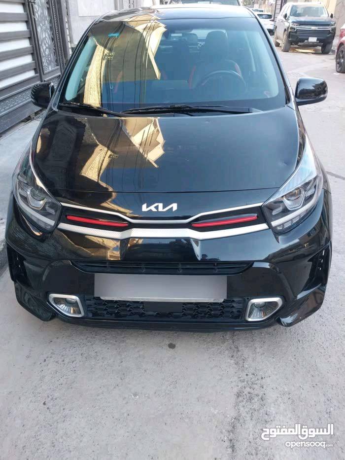 سيارة كيا بيكانتو بمواصفات رائعة ونظيفة من الداخل والخارج. تحتوي على شاشة عرض وأنظمة ترفيه متكاملة لتجربة قيادة ممتعة. السيارة مجدّدة ومجهزة لتوفير الراحة والرفاهية.