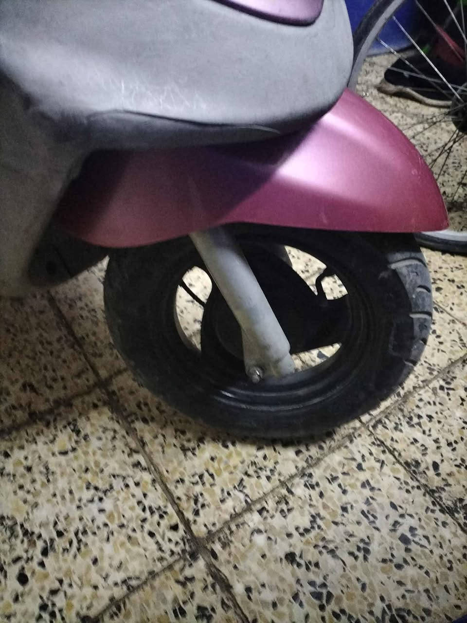 سلام عليكم دراجه ماكس قجمه  نضيفه كامله الاتصال على الرقم ***********  سعر 375 بيه مجال عنوان بغداد
