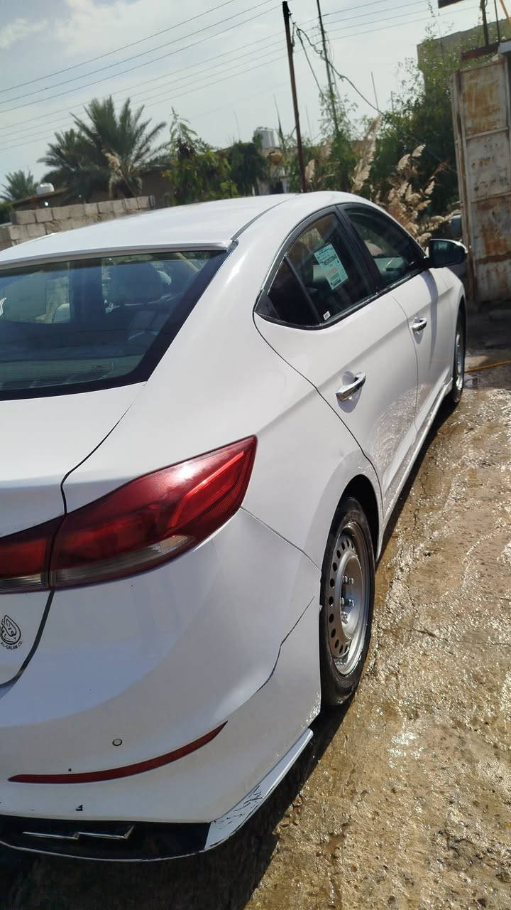 سلام عليكم النترا موديل 19 خليجي مكفوله رقم بغداد انكليزي مكينه 2000 دوش بيه بارد  بصيط سياره جاهزه ونضيفه السعر 155 وبيه مجال مكان السياره كربلاء ***********
