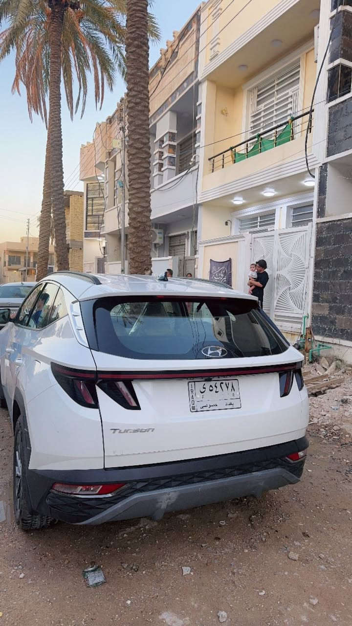 السلام عليكم.. توسان ٢٠٢٤ ماشية ٦٠ الف مكفولة من الدعاميه للدعاميه بس تكحيل كد اصبع مال رصعه بخشم البنيد. 
السيارة خليجية ماخذهه من المصرف استقطاع مباشر وحاضر الكل الضمانات اخوكم موظف. 
***********.
السعر دفترين وبيهه مجال..
بغداد مدينة الصدر الاورفلي
