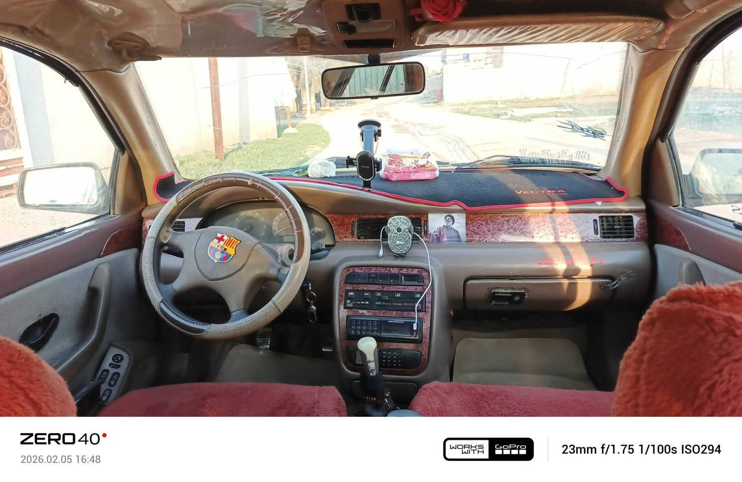 السلام عليكم سيارة سمنت 2011 كيرو محرك بشرط كهربائيات بشرط اربع تيارات جدد تبريد وتدفيه شغال السياره جاهزه من كل شيء بيع نقد وقصاد حسب الاتفاق (رقم(*********** ) ***********)
