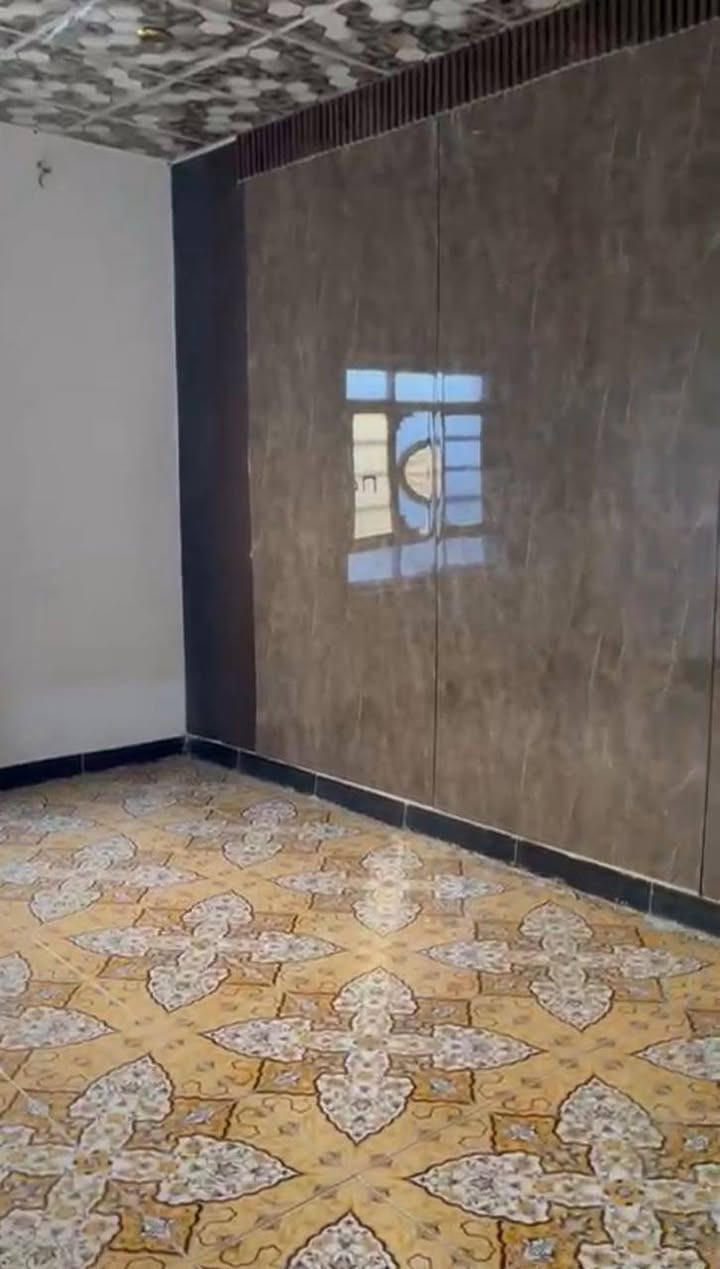 🏠شقه اجار قبله قرب مستشفى طفل🏠
تحتوي غرفتين كبار صاله مطبخ صحيات
اجار550☎️ ***********☎️
