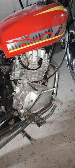 السلام عليكم سونك 5 گير دراجه حلوة نضيفة صوتهة ناعم اكفلك مكينة ممفتوحة وبيهة منفيس واكفلك سرقة تجي تشغل وتطلع 400 وبيهة مجال بسيط بغداد مدينة الصدر 
رقمي ***********
