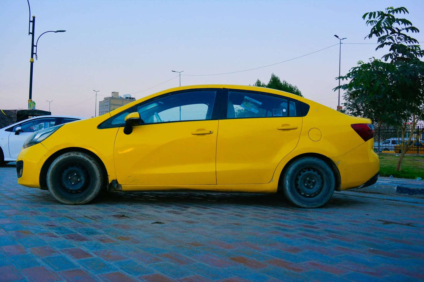 بسم الله 
السلام عليكم  البيج مكلف بنشر فقط ( اذا عندك سياره وتريد تبيعها باسرع وقت ممكن تعال خاص) 
اليوم جبتلكم سيارة ريو بسعر السايبا 
كيا ريو موديل 13 
رقم صدامي نجف بسمي 
السيارة متجايه ع خفيف ومطلوبه هيئه وغرامات على المشتري 
السعر 37 وبيها مجال
مكان السيارة كربلاء


**إذا كنت صاحب هذا الإعلان وتريد حذفه لأي سبب، رجاءا أرسل رسالة إلى الدعم الفني**