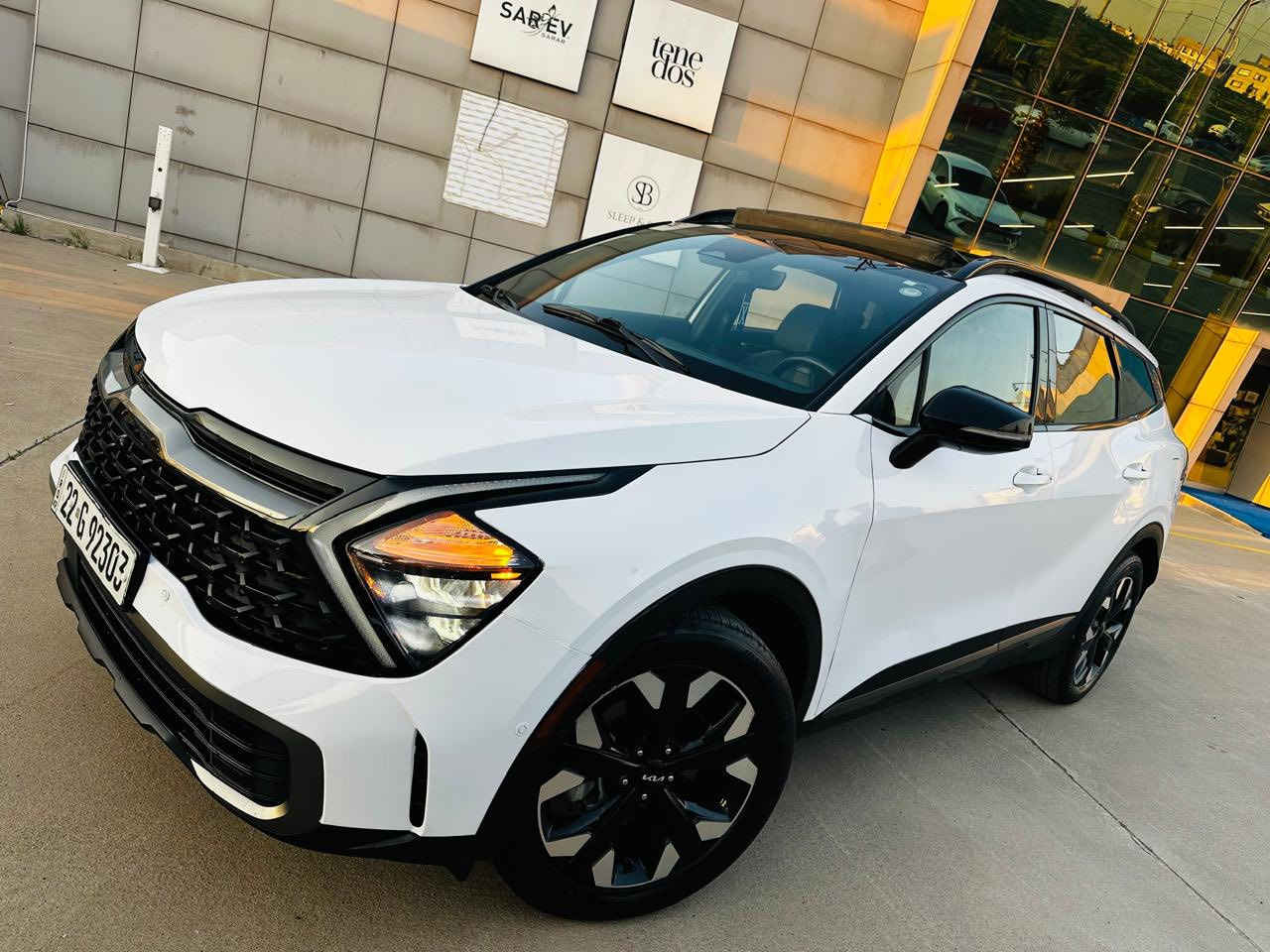 2023  KIA Sportage,X-line 
كيا سبورتاج  2023 - X-line 
الضرر سطحي - بند و جملغ صبغ بدون دواخل ( تعديل بارد بالصندوق ) 

اللون ابيض 
ايرباكات سليمه 100/100 
مواصفات فول 1/1 
بانوراما 
بصمة
ابواب بصمة
تشغيل عن بعد
داخل جلد
كشن جلد
كشن هيتر
كشن كهربائي 
شحن وايرليس
تبريد قطعتين
شاشة ديجيتال
شاشة كبيره
كاميرا
رادار امامي و جانبي
تحديد السرعة
تحديد المسار
ويل كب
صندوق كهربائي 
تحكم ستيرن
نظام سبورت
نظام ايكو
لايتات ليد 
لايتات زينون
اوتو هولد
سيستم سماعات harman
بريك بصمة
و هواية مواصفات اخر

#سعر 198  ورقه🔥
ماشي 66000 ميل
عنوان اربيل - معرض اربيل كارس🚗
☎️***********
