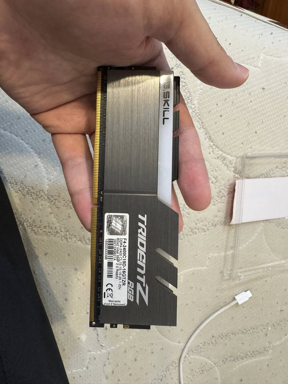 السلام عليكم اعادة نشر يتوفر رام g.skill trident z rgb ddr 4  السعر ٤٠ الف 2400mhz
وهارد درايف ١ تيرا wd السعر ٣٠ الف 
ويتوفر يوبي اس 1500v بسعر ٢٥ الف 
مكاني بغداد المنصور ابو جعفر ولا يتوفر توصيل 
الرقم ***********
