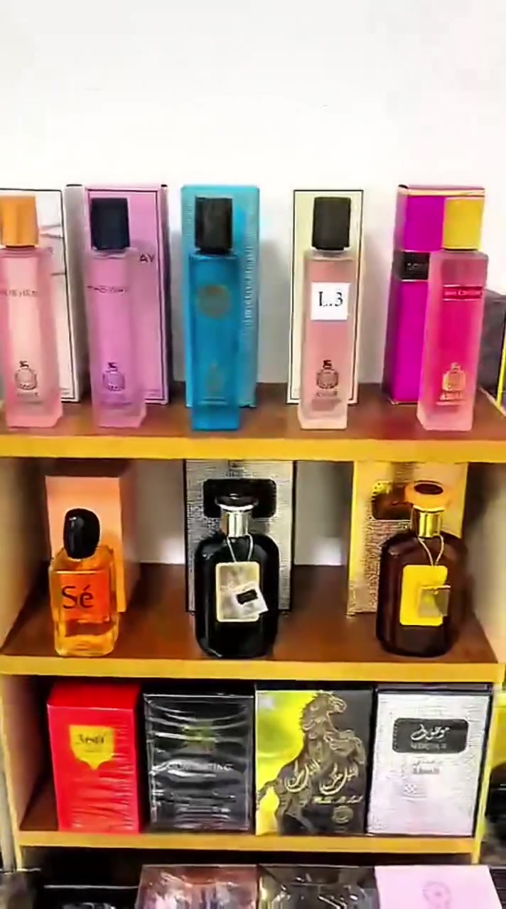 عطور من افضل البراندات العالميه كميه محدوده سارع بل حجز  3 عطور من ختيارك انته السعر 25 الف وتوصيل مجاني لكل محافضات العراق كل شيشه 100 ملم وثباتيه قويه رقمنا للحجز . ***********
