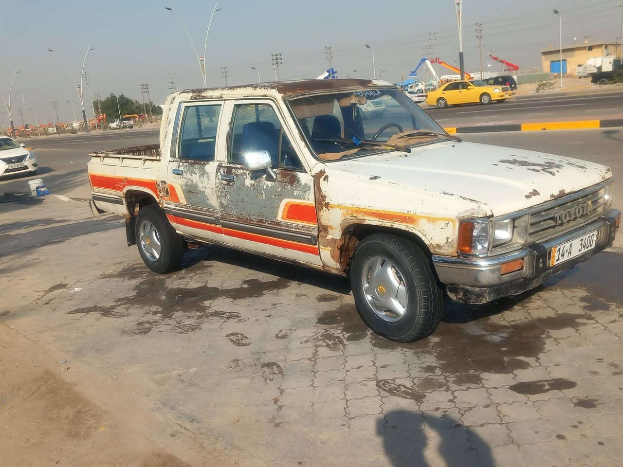 السلام عليكم للبيع بيكم تيوته موديل 1988 الرقم بصره انكليزي سنويه جديده مكفوله من كلشي السعر 45 اوبيه مجال العنوان البصره الزبير الاستفسار علا الرقم ***********
