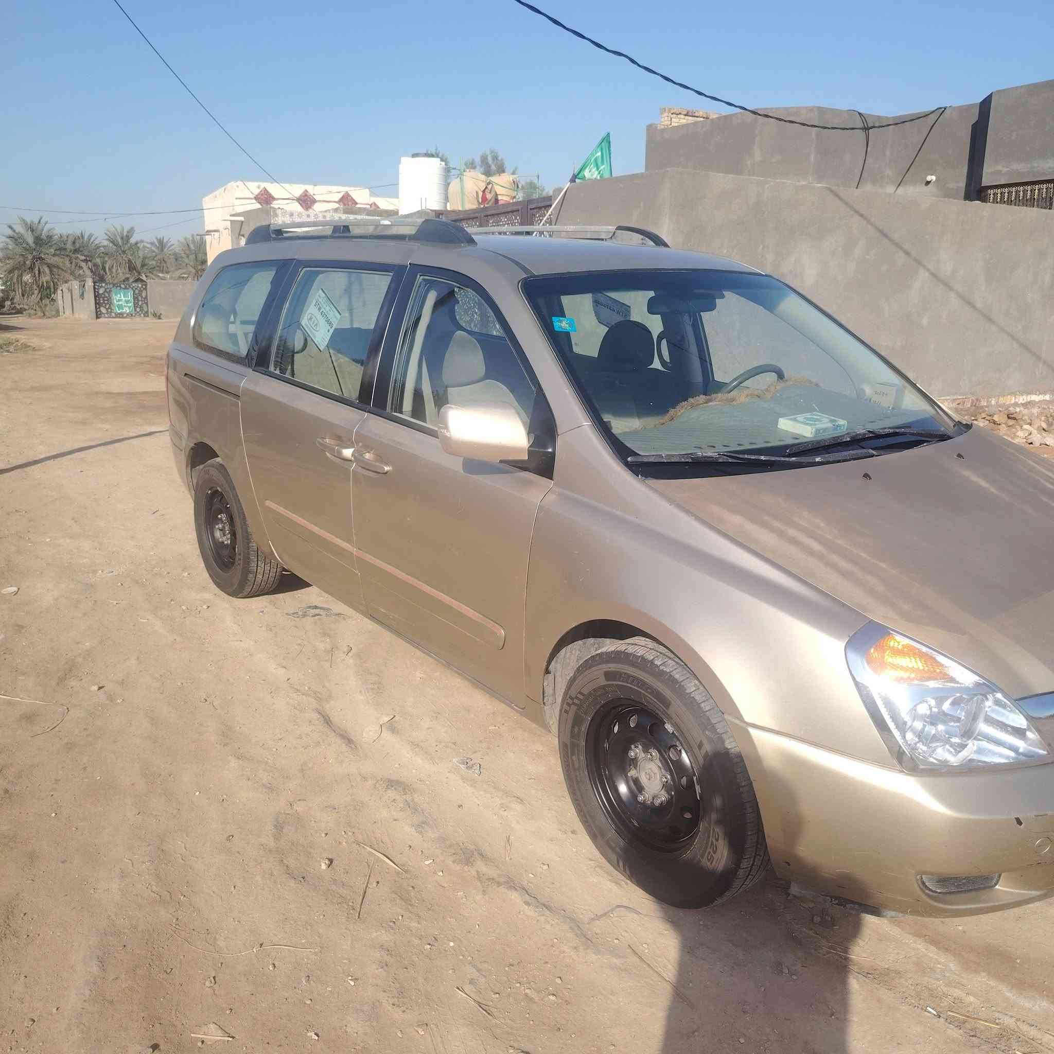 السلام عليكم
كيا سيدونا ٢٠٠٨  رقم بغداد بسمي مكينه شديته قبل ٢٠
حداديه جديده تايرات جدد تبريد  بجم خليجي  شاديله  سياره نضيفه جدآ سعر ١٢ ***********   ***********@
