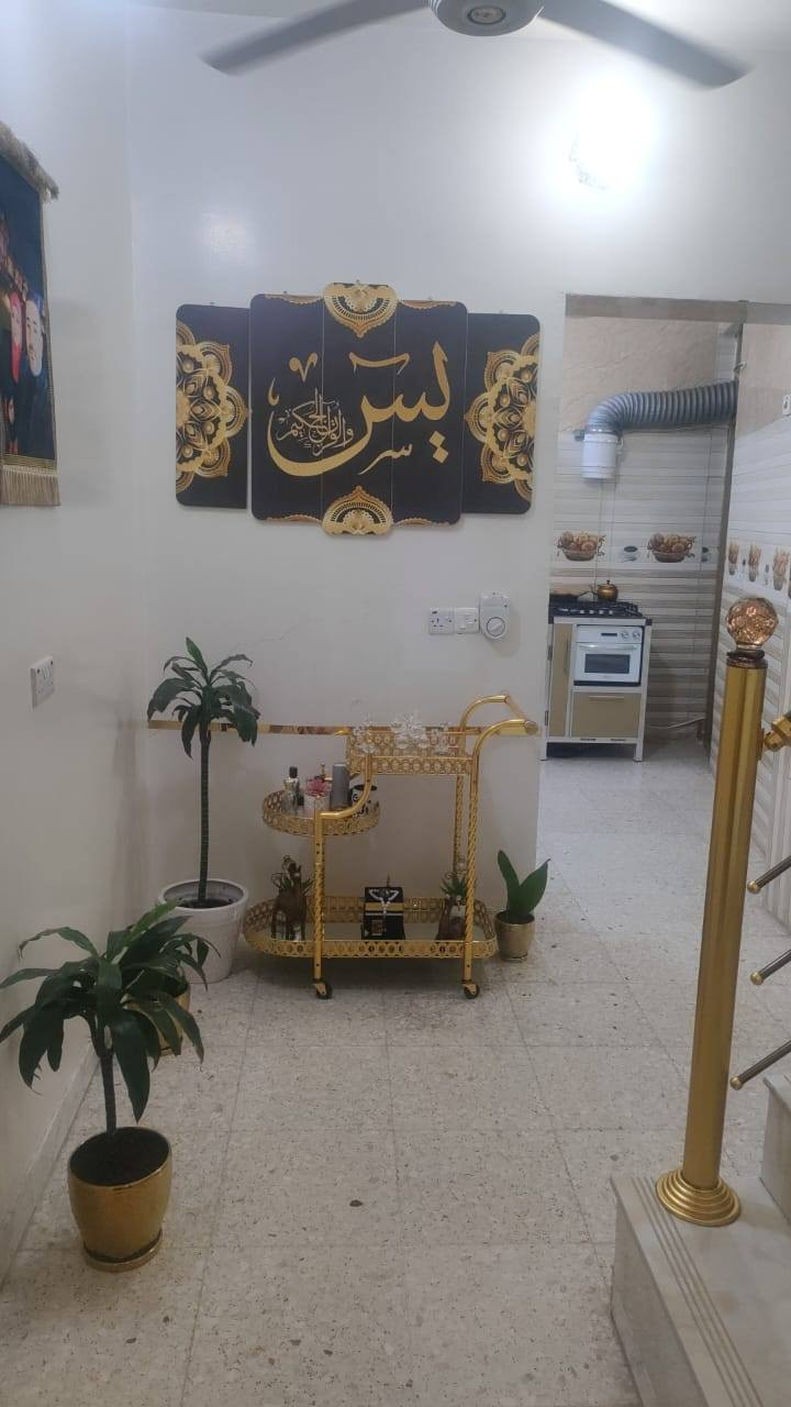 #للبيع
🏘️ دار مساحة ٥٥ متر قيصرية يحتوي على غرفتين نوم وصاله وحولي وخدمات مع سطحين امامي وخلفي
العنوان الاعظميه الاخطل الفرع المقابل لقصر بلاسم
السعر المطلوب ١٧٠ مليون قابل للتفاوض 
#للاستفسار ***********
