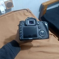 كانون 7D • ٩٠٪ نظيفة • بدون بطارية