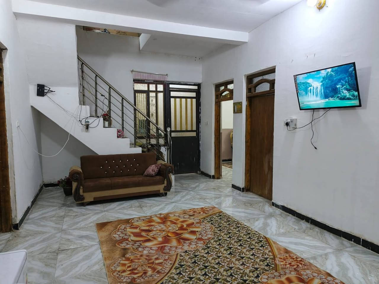 دار للبيع  دور نفط  طابو زراعي سند 25  مساحه 210 متر  بالبدايه  قريب جدآ من عواشه  يحتوي ع ستقبال وصاله   3 غرف واسعه مطبخ حار وبارد  ومناور وصحيات وگراج واسع  سعر 115 بي مجال  مستعجل ع بيعته تواصل  ع رقم راعي لبيت  ***********
