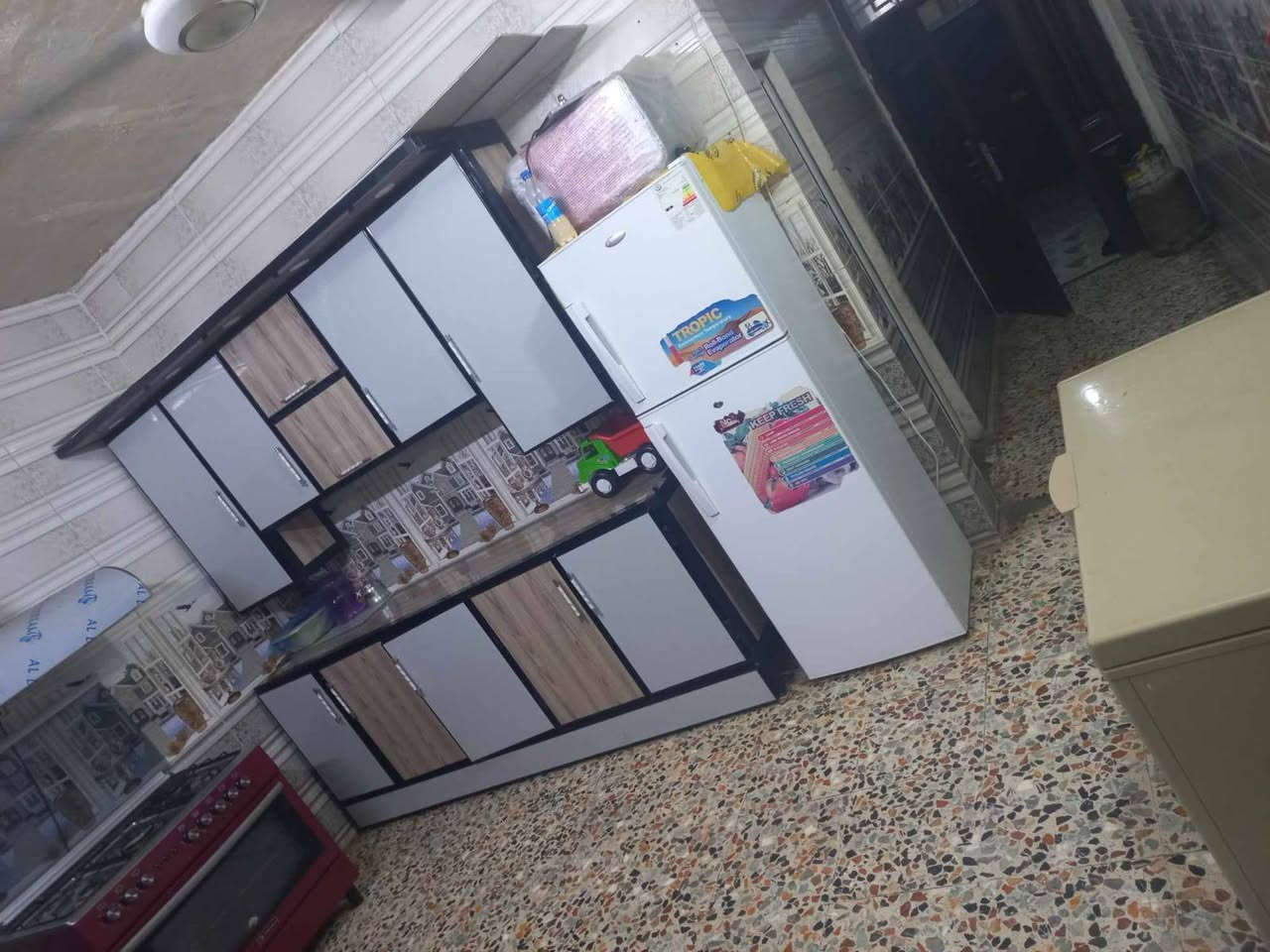 بيت للبيع في حي ميسان شارع الشريط منطقة ال 77 
المساحة 100متر بناء بلوك وعكادة مال جناي جاهز للسكن 
للاستفسار الاتصال على ***********
***********
