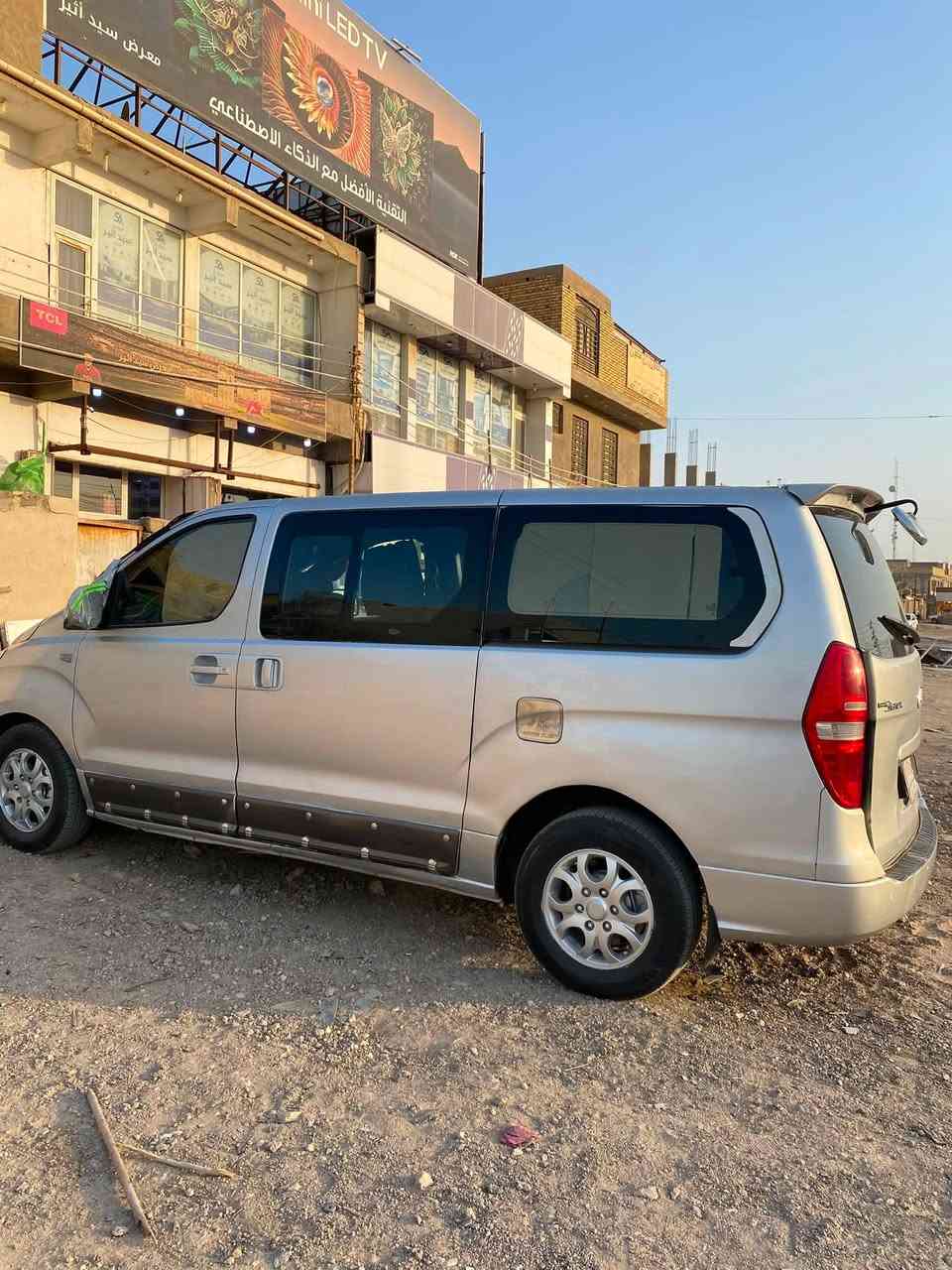 السلام عليكم هونداي ستاركس H1 2008 مسكر أصل فول بدون فتحات مكفوله كير مكينه عيب شرعي خطها نجف سوق الشيوخ رقم نجف ب120 وبها مجال كامله كير مكينه تبريد كهربائيات كلها شغاله شرط لون سلفر معمره بلاد حادث بجم بدون لغود يحتاج دوشنه كشنات *********** ذي قار سوق الشيوخ

