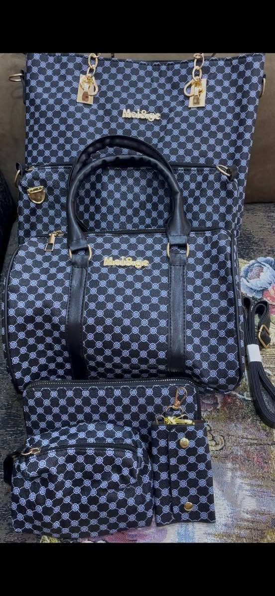 بنات 6 جنط ب15 الف بسسسس مبطن وثگال


**إذا كنت صاحب هذا الإعلان وتريد حذفه لأي سبب، رجاءا أرسل رسالة إلى الدعم الفني**