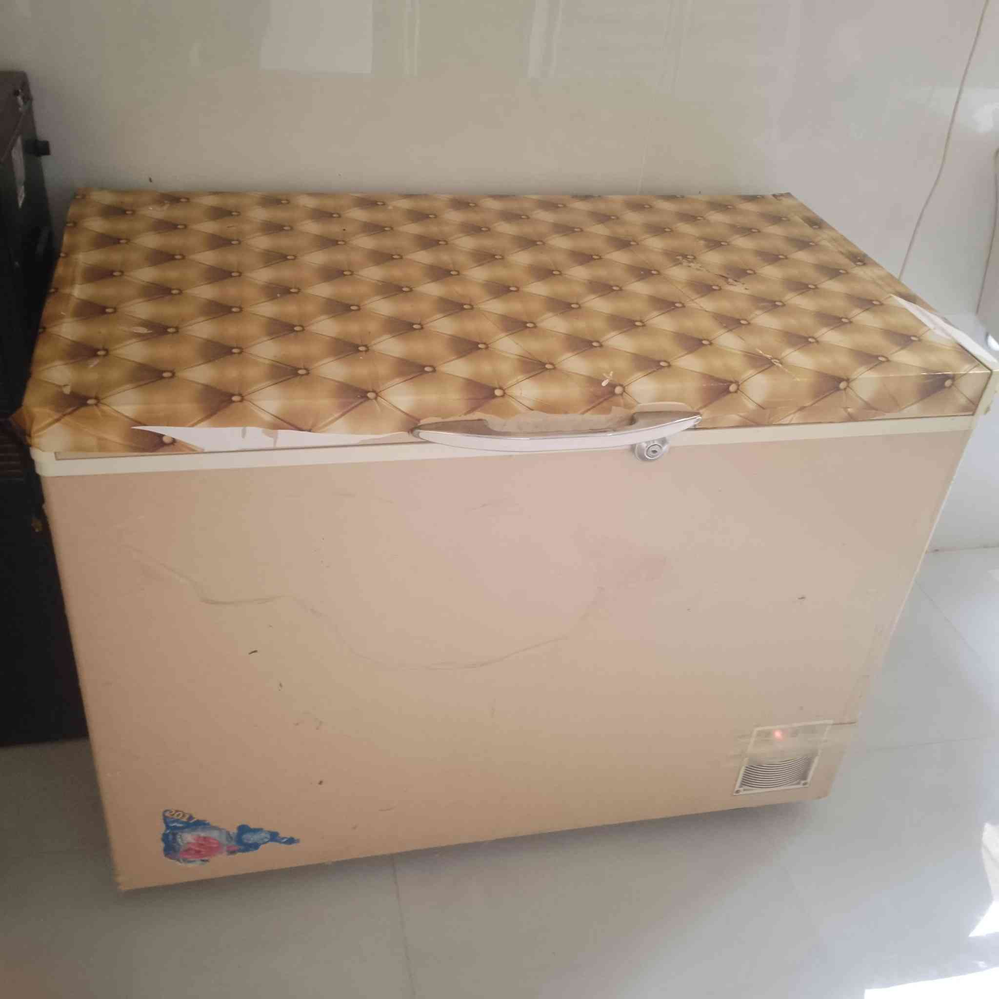 السلام عليكم مجمدة اخت الجديده للبيع ***********
