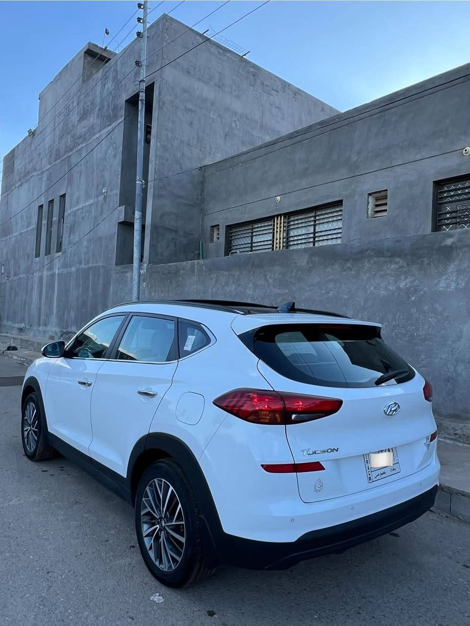 السلام عليكم 
توسان 2020 خليجي 
الكاصد اصل 
محرك 2000 دوش 
رقم بغداد 
فول 1/1 
بصمه 
بنوراما 
كشنات 2 كهرباء 
5 عدسات زنون 
سايد بريك قدم 
ماشيه 108 الف حقيقي 
السعر 190 وبيه مجال بسيط 
الاستفسار (***********)
