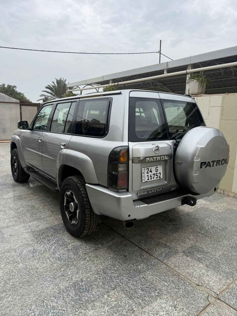 نيسان باترول سوبر سفاري 2009 رقم دهوك بأسمي السياره فيها منظومة غاز و مركب عليها مروحه كهربائيه مرسيدس + عدسات لايت مزوده بأغراض صيد لوي و دبل استرالي +ثلاجه دومتك +تانكي استرالي +ماطور هواء + لدات جانبيه +ويلات حديث +تخم تاير جديد +دبل بطاريه +قاطع خلفي +مايك تحدث مال جهاز لا سلكي + الكشن الخلفي يحتوي على صندوق للاغراض السياره بيها صبغ الجاملغ الامامي صبغ الايسر و ربع البنيد بدون دواخل السعر 250$ العنوان بغداد قرب سيطرة اللج *********** “. ***********
