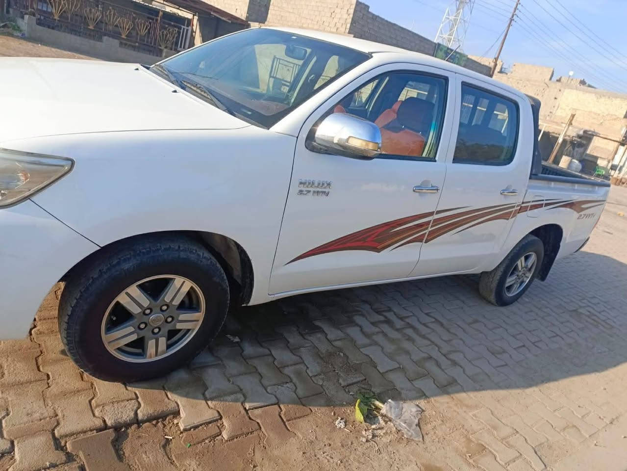 السلام عليكم البيع تيوتا ٢٠١٤بيها باردات غليله مكفولة من صبغ مكينه او كير شرط رقم بغداد حمل تبريد شرط تخم تاير جديد مل شركة رقم صاحب *********** بغداد المدان
