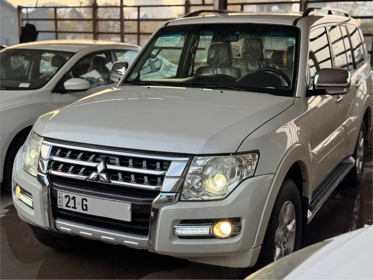 كوردی / عربی 
‎بسم الله الرحمن الرحيم

Mitsubishi Pajero 2016  GLS clean
پاجیرۆ مۆدێل ٢٠١٦ بێ بۆیاخ سفری ئێرەیە (سید نهرۆ )
ماشەڵا سەیارەیەکی جوان و عایلەی و کەم مەسرەف
سەنەویو رەقەم تازەیە تا ٢٠٣٠ بە ناوی خۆمەوەیە 
مەکینە ٦ پستۆن ٣.٥ مەرغوب و دەبڵ ئەکسل 
گێڕو مەکینە و ئەکسل و غەرامە و بۆیاخ بە شەرت
هەرزەو بەڕاد تازەیە و تایە و پاتری  تازەیە 
تەنها ١١٠ هەزار کیلۆمەتر ڕۆیشتوە 

نرخ 💵(( 178 )) 💵وەرەقە و معامەلەیەکی کەم 

مواسەفات :
حەوت نەفەریە سێڕیز کوشن و تەبرید مەرکەزیە 
شاشە و کامێرا و حاسە و ئاوێنە کارەبا (شەفت)
توڵی سەقف و لایت لید و زینۆن و پلاجکتۆرە 
سوکان ڤۆلیۆم و دیاری کردنی خێرایی 
دوو سویچی شەریکەی لەگەڵە 
زۆر مواسەفاتی تر..

سەیارەکە لە هەموو ڕویەکەوە جاهیزە هیچ مەسرەفێکی تیا نیە  تەنها کڕیارێکی ئەوێ ✅

ڤیدیۆی کاملی سەیارەکەم لایە کڕیار داوا بکات ✅

📍شوێن : سلێمانی 

***********☎️
ڤایبەر و واتسئاپی لەسەرە 
————————————————————
باجیرو ( عنکبوت ) ٢٠١٦ مکفول و وکالە سلێمانیە 
ماشاءالله سيارة عائليه و رجالي و جاهزة 
سنوي و رقم جديد حتى ٢٠٣٠ و باسمي تحويل مباشر 
محرك ٦ سلندر ٣.٥ ما مفتوح مرغوب و فور ويل 
گير و محرك اكسل و غرامة و صبغ كل بشرط 
فحص هزة و براد جديد و تاير و بطارية جديدة
ماشي ١١٠ الف كيلومتر 

سعر 💵(( ١٧٨ )) 💵ورقة و بيها مجال بسيط

مواصفات: 
٣ مقعد و ٧ راكب و تبريد مركزي 
شاشة و كاميرا و حساس و مري كهربائي شفت 
لايت ليد و زينون و بروجكتر و طول سقف 
ستيرن فوليوم و تحديد سرعة 
ويا ٢ سويج شركة 
بعد هواي مواصفات..

سيارة جاهزة من كل نواحي بدون اي مصرف
بشرط كل شي ✅

عندي فيديو كامل سيارة شراي آطلب و تدلل ✅

📍مكان : سليمانيه 

***********☎️
فايبر و واتساب موجود السليمانية, العراق
