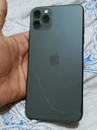 ايفون 11برو ماكس ثاكره 512بطاريه 83مكاني جدعه رقم جوال 07748037793