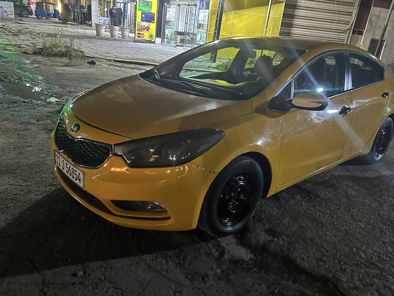 فورتي 2015 محرك 1800دوش رقم نكيري سنوية 2033  الهيئة مصفره  سياره صبغه جديدة خير من الله حادثة فقط جاملاغ خلفي جهت سايق عد هذ كفاله عامة وين مايعجبك فحص  ***********
