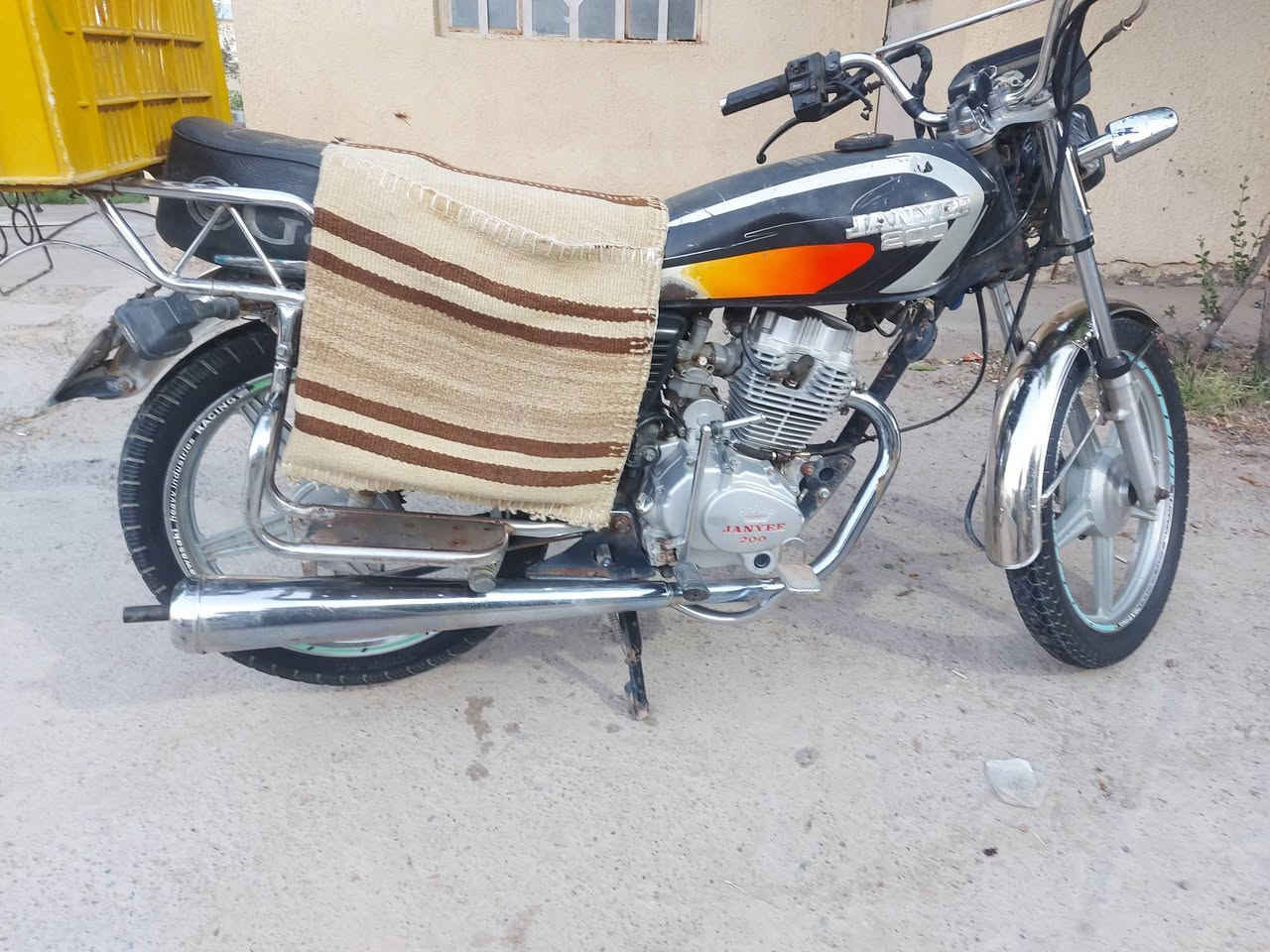 دراجه للبيع السعر ٢٧٥ وبيه مجال *********** المكان بعقوبه
