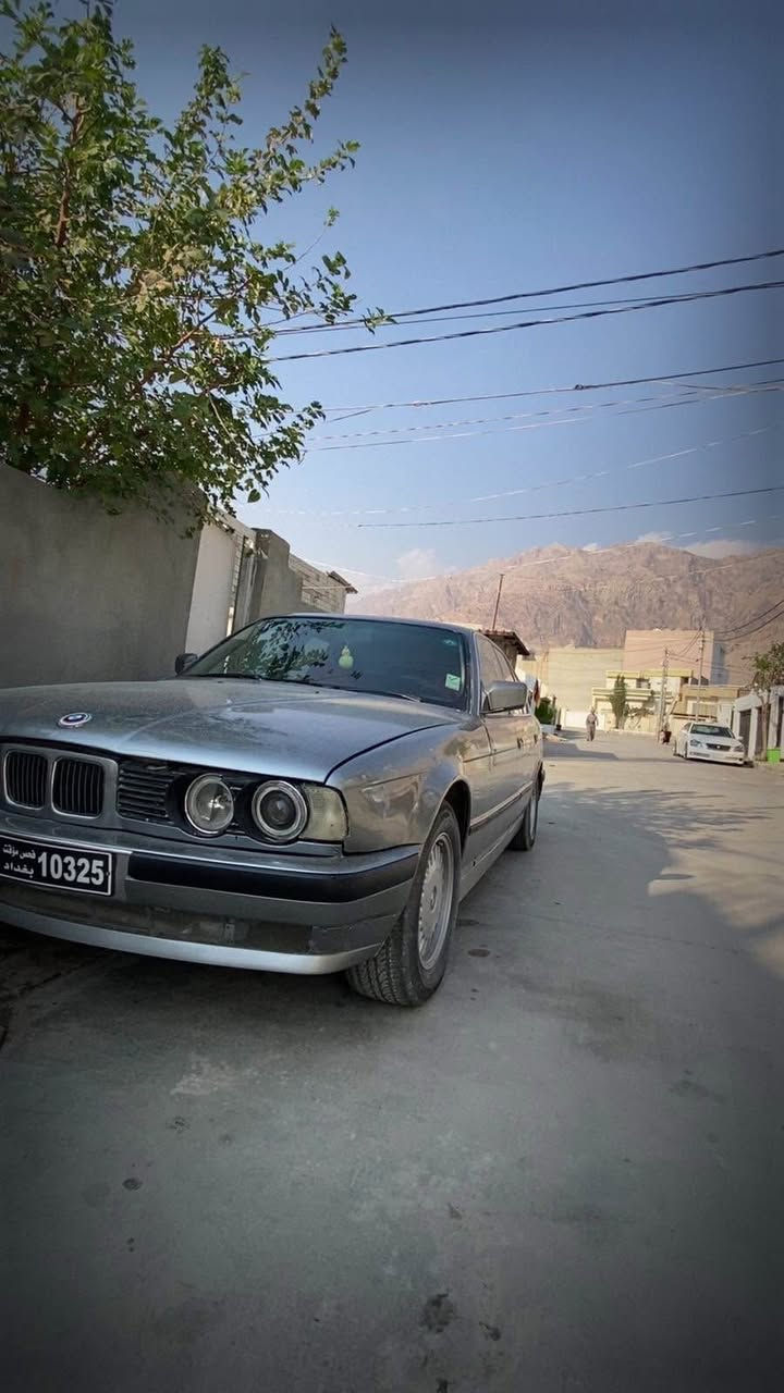 سلاوي خواتان ليي بيت ئةم سةيارة جوانة بؤ فرؤشتنة مةكينة 525كةپسة گير حادي گير و مةكينةي بةشةرتة  مووس و براوة بةشةرتة   تةقةو رةقة بةشةرتة يةك دينار مةسرةفي تيي دانية 
سحري 25وةرةقة   شوين رانية  ژ.م *********** رانية, السليمانية
