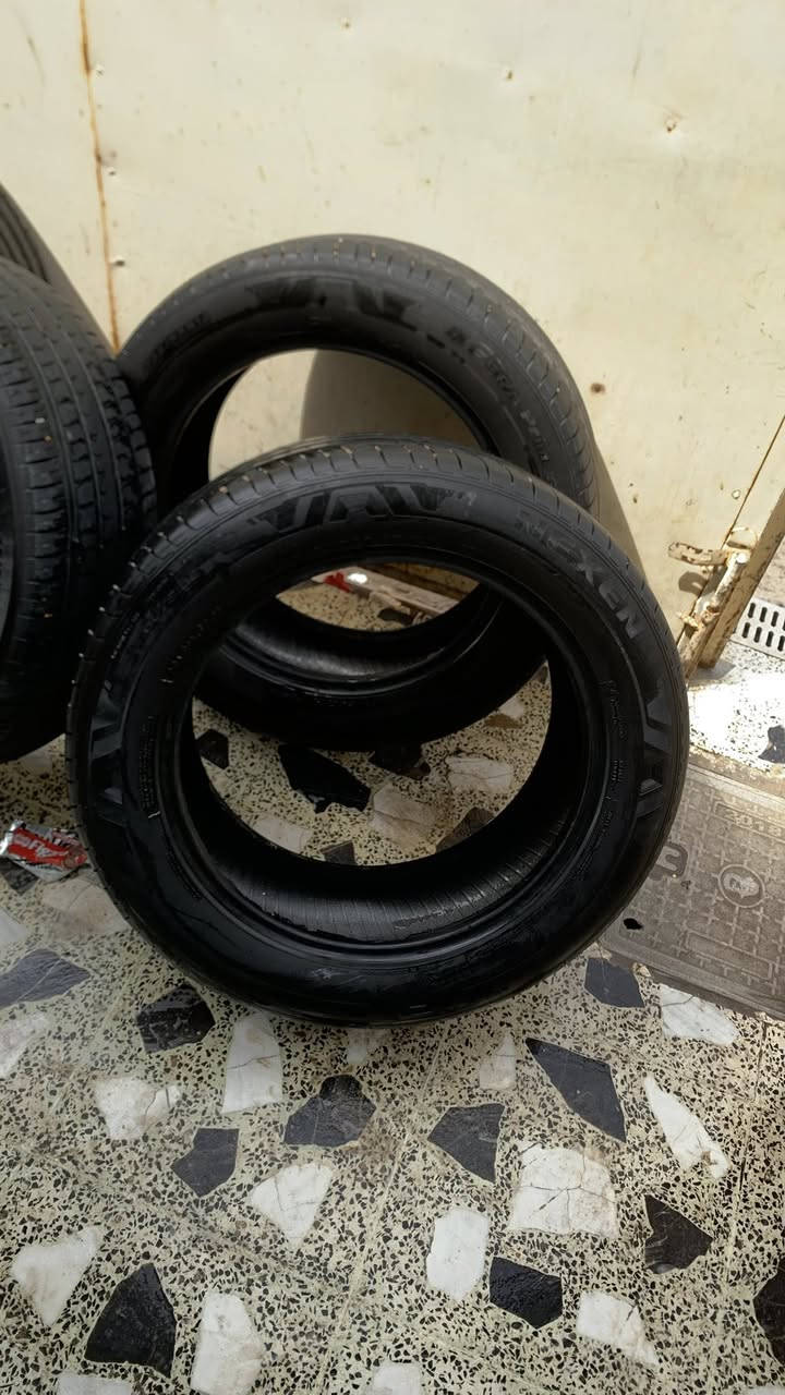 تخم تايرات توسان للبيع زوج نضافة 75% وزوج نضافة65% شرط مال وكالة مكانهن جسر ديالى القديم ***********
