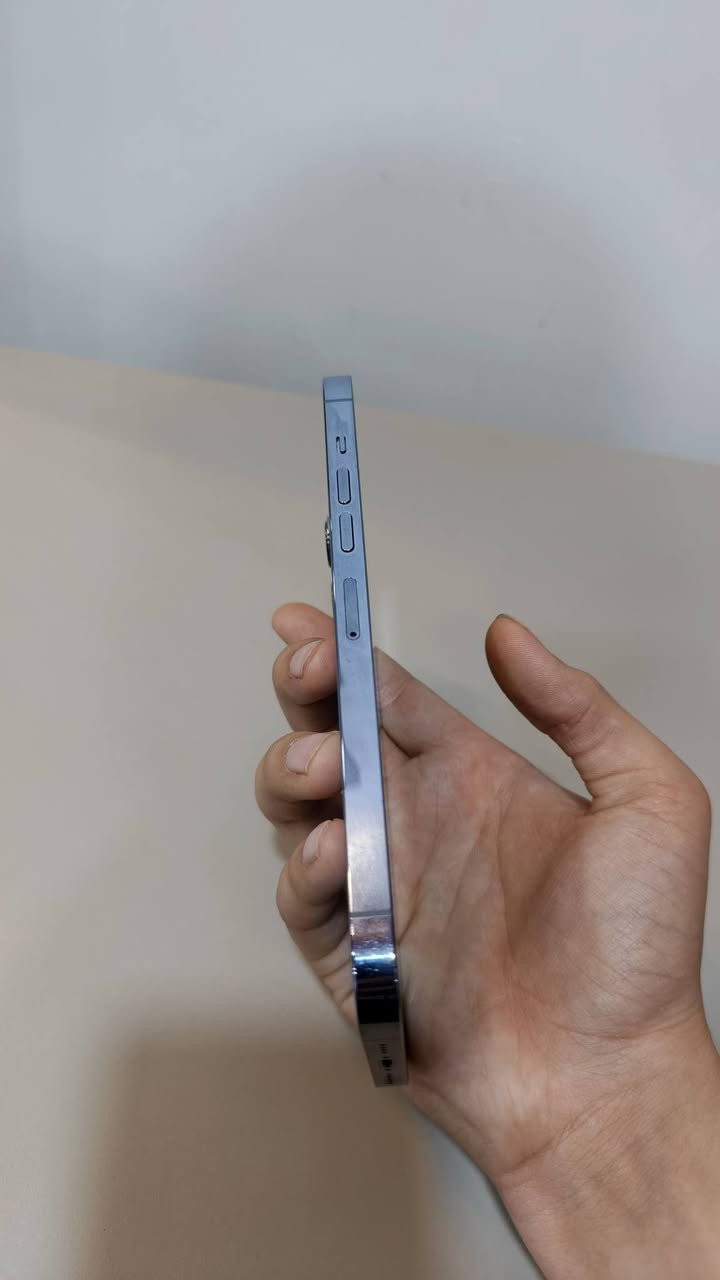 ايفون 13 pro max
نموذج MLL 
ذاكرة 128 
بطارية 89 حقيقة 
واتر بروف مكفول 
السعر 650 بي مجال بسيط 
بدون ملحقات 
للأستفسار (***********)
