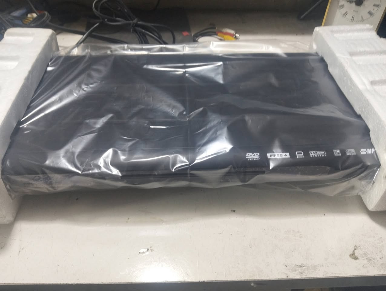 للبيع
دفدي جديد وغير مستخدم مع كافة الملحقات 
صنع فرنسي
بغداد
***********
