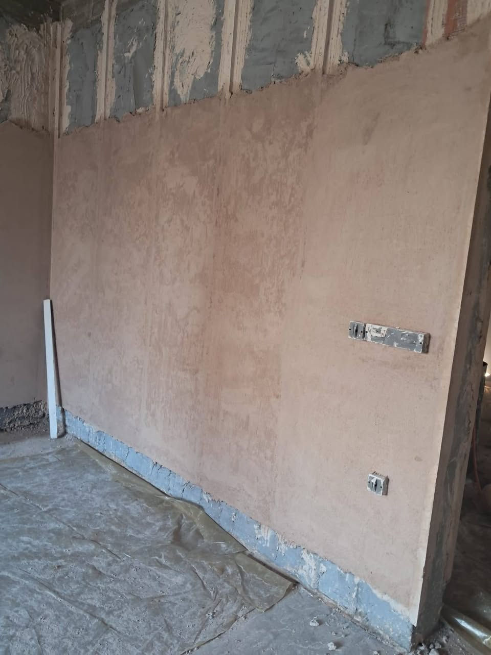 متوفر كوادر خلفات بياض شغل درجة أولى ع البلاجكتور الأصفر ستلام مهندس ***********
