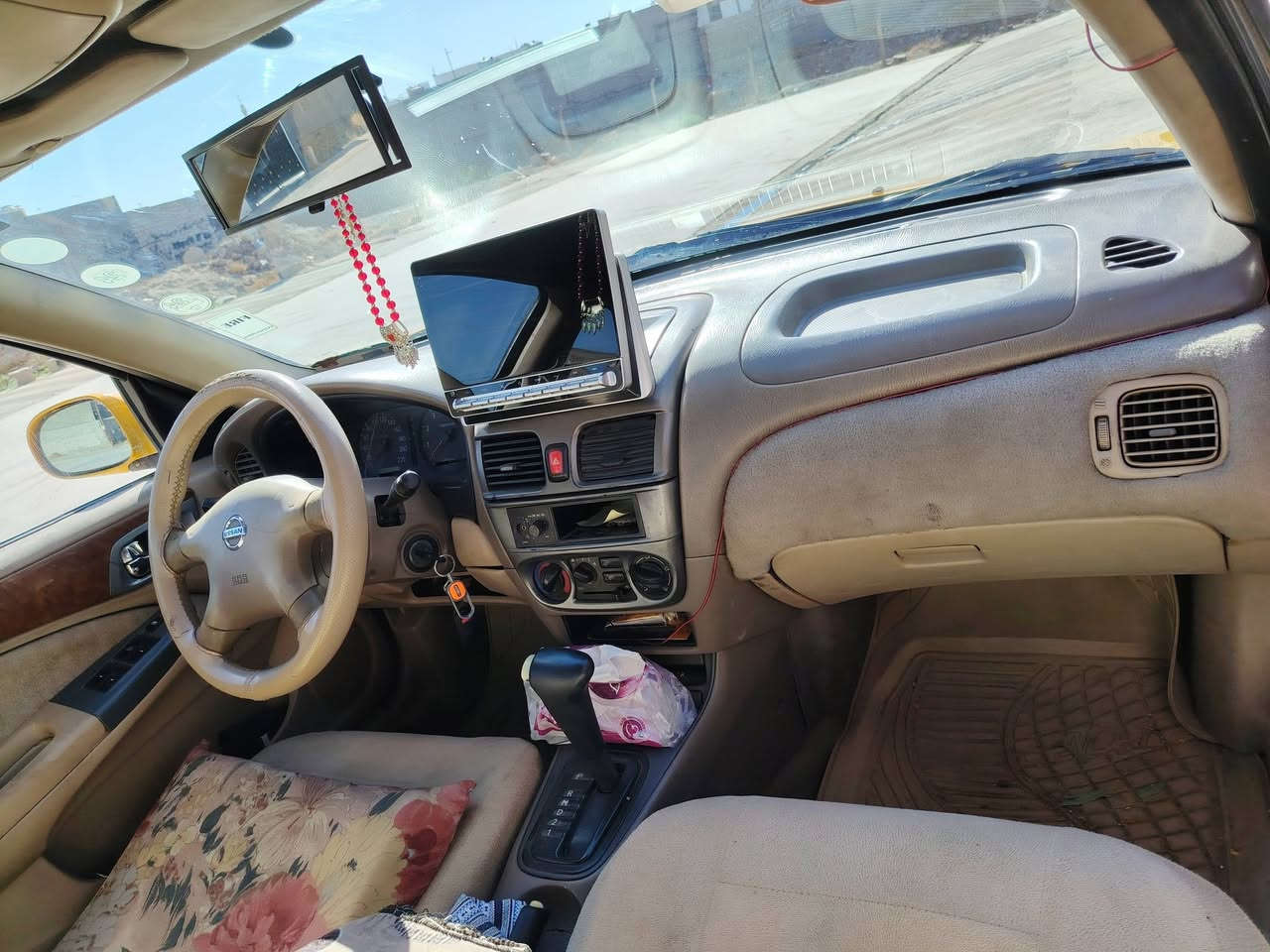 سلام علیکم نیسان سەنی یابانی مودیل 2009 سەنەوی دوو مانگی ماوە بەسەرچیت رەقەم بەغداد دوەلیە گیر تۆماتیک مەکینە سپی دەعمێ بچوکی هەیە لە پێشەوە بێ ناو گردن بەس بۆنید دواوەش جەمێکی بچوک نەگشتوتە حەوز واتا بێ داخل  تەبرید بەس غازی ئەویت بێ کێشە سەیارەکە پاک و جوانە هیلاک نەبوە بێ مەسرف سعریشی 100 مەجالێکی کەم ***********
